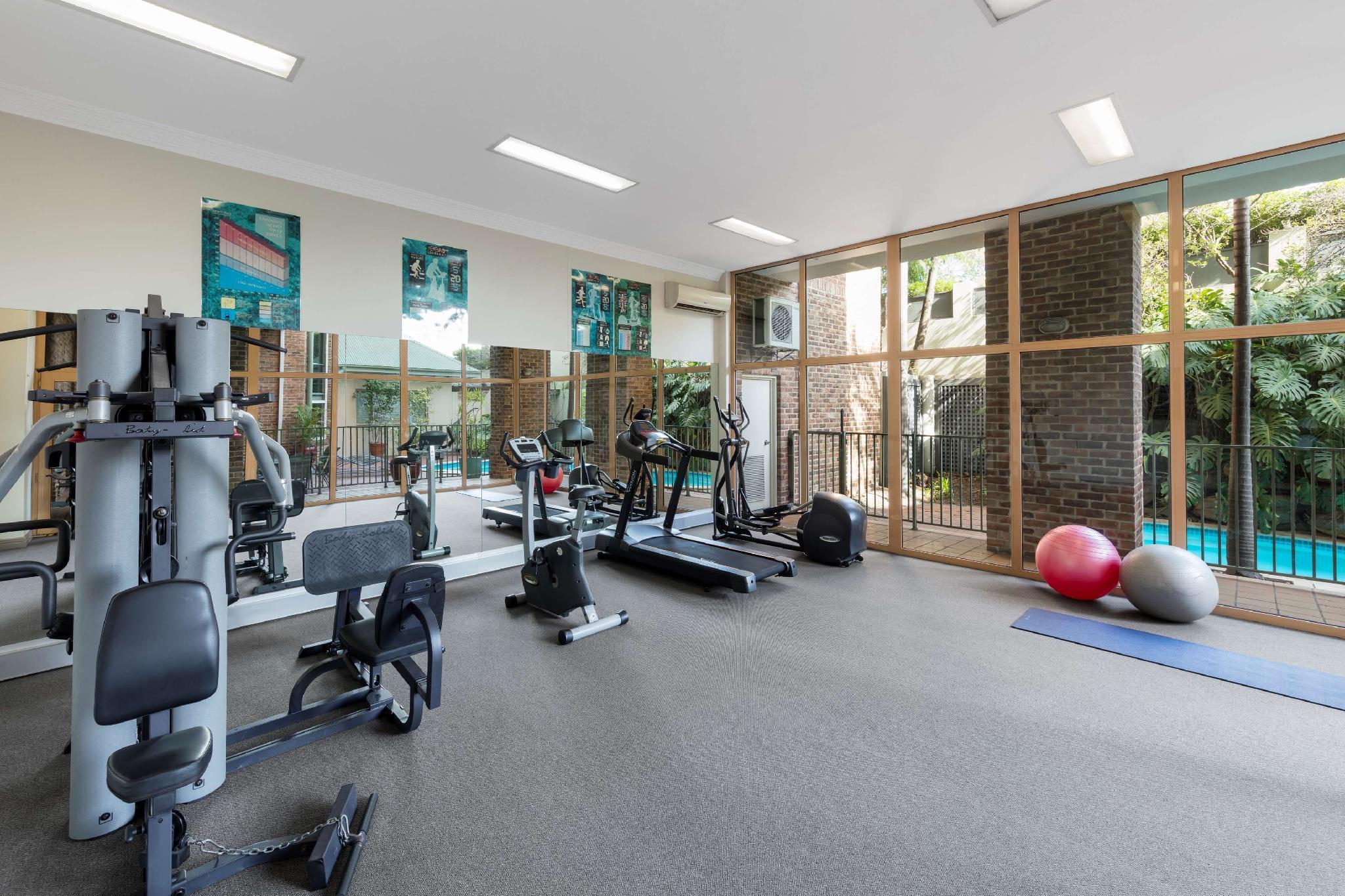 Nesuto Pennant Hills Aparthotel Exterior photo